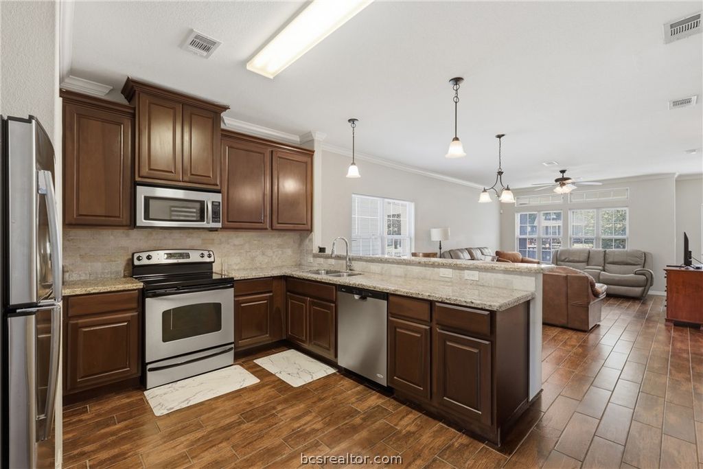 1611 Park Place, College Station, TX 77840 — photo 4