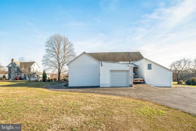 411 SWAMP PIKE, Schwenksville, PA 19473