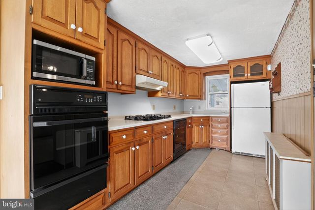 411 SWAMP PIKE, Schwenksville, PA 19473