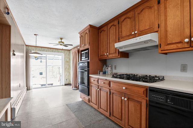 411 SWAMP PIKE, Schwenksville, PA 19473