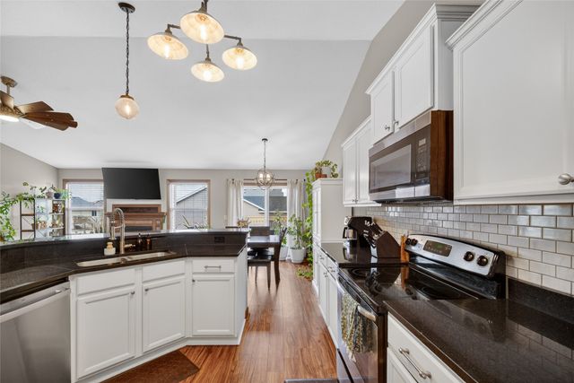 16201 Wilden Drive, Urbandale, IA 50323