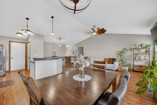 16201 Wilden Drive, Urbandale, IA 50323