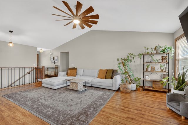 16201 Wilden Drive, Urbandale, IA 50323