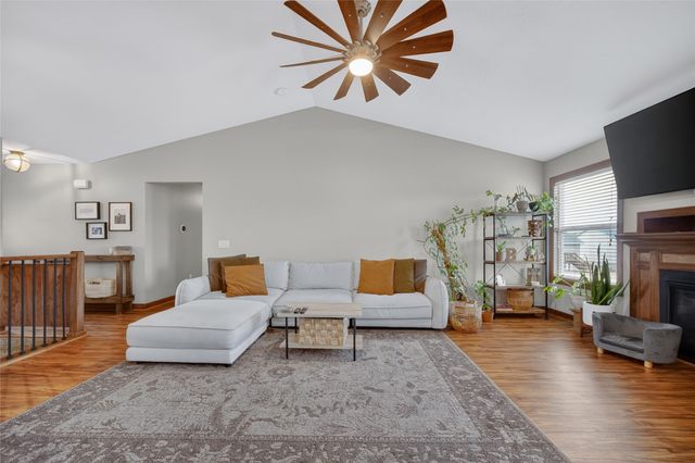 16201 Wilden Drive, Urbandale, IA 50323