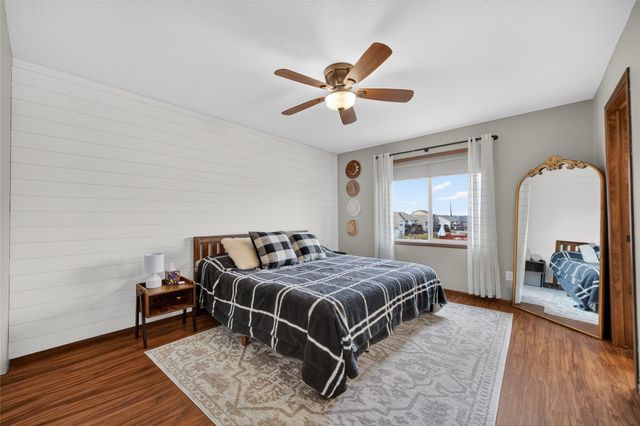 16201 Wilden Drive, Urbandale, IA 50323