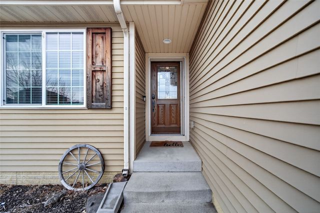 16201 Wilden Drive, Urbandale, IA 50323