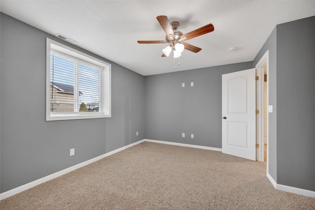 16201 Wilden Drive, Urbandale, IA 50323