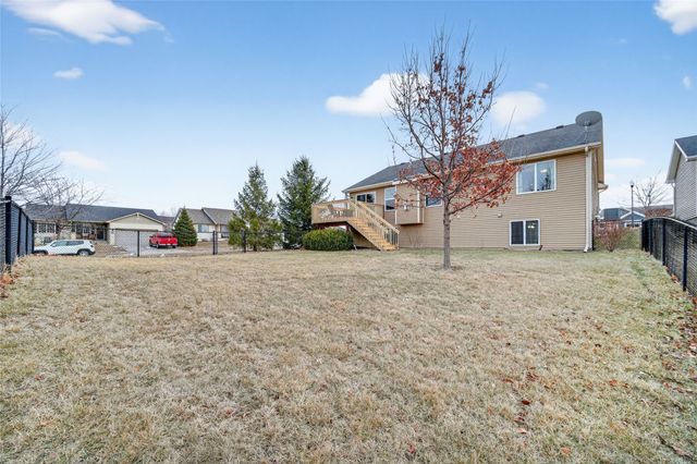 16201 Wilden Drive, Urbandale, IA 50323
