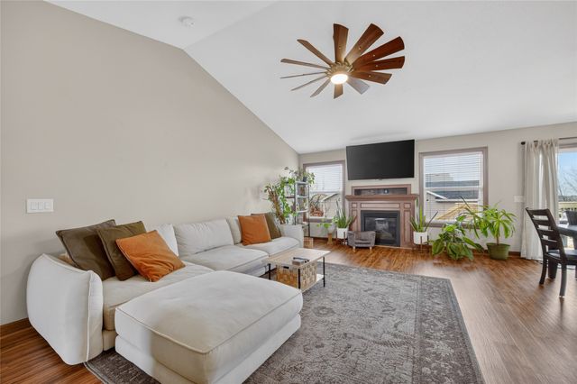 16201 Wilden Drive, Urbandale, IA 50323