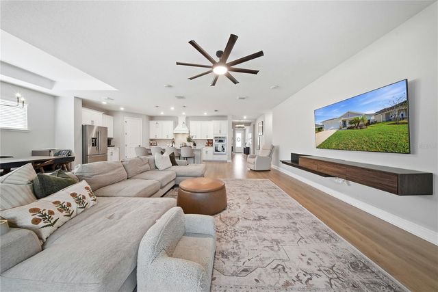 31605 WESTBURY ESTATES AVENUE, Wesley Chapel, FL 33545