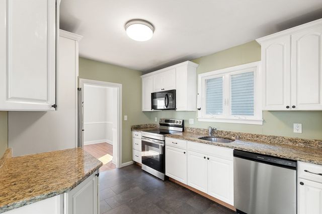 17 Osgood St, Salem, MA 01970