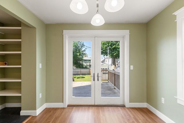 17 Osgood St, Salem, MA 01970