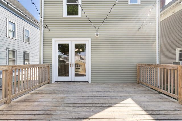 17 Osgood St, Salem, MA 01970