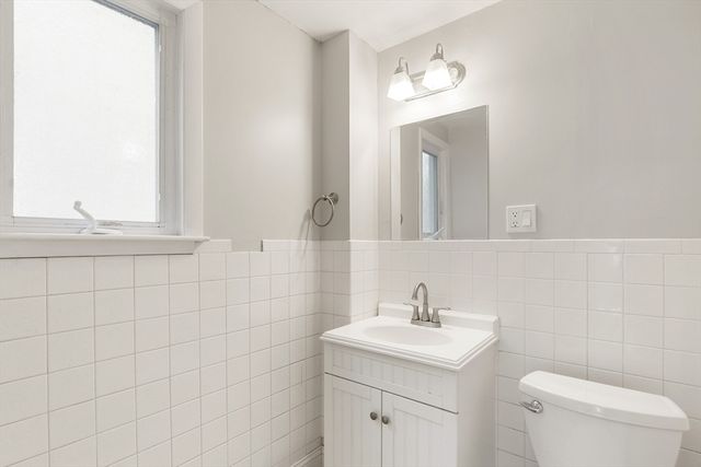 17 Osgood St, Salem, MA 01970