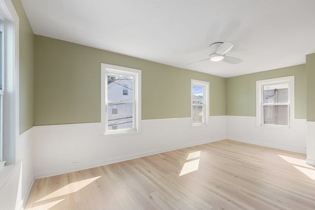 17 Osgood St, Salem, MA 01970
