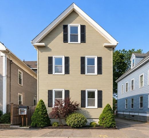 17 Osgood St, Salem, MA 01970