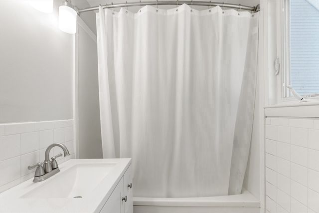 17 Osgood St, Salem, MA 01970