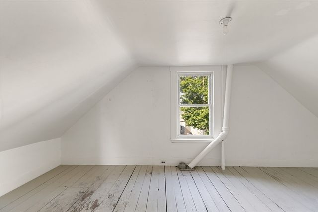 17 Osgood St, Salem, MA 01970