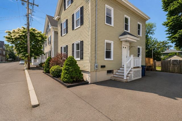 17 Osgood St, Salem, MA 01970