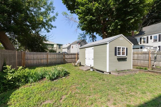 17 Osgood St, Salem, MA 01970