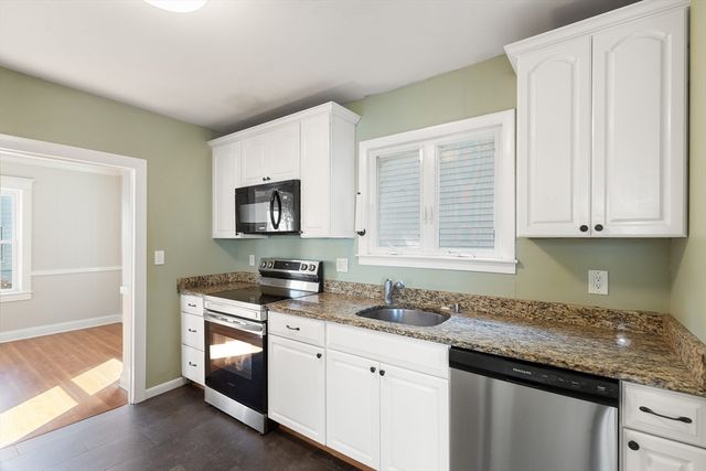 17 Osgood St, Salem, MA 01970