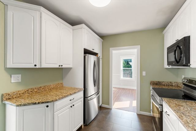 17 Osgood St, Salem, MA 01970