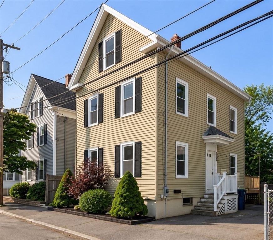 17 Osgood St, Salem, MA 01970