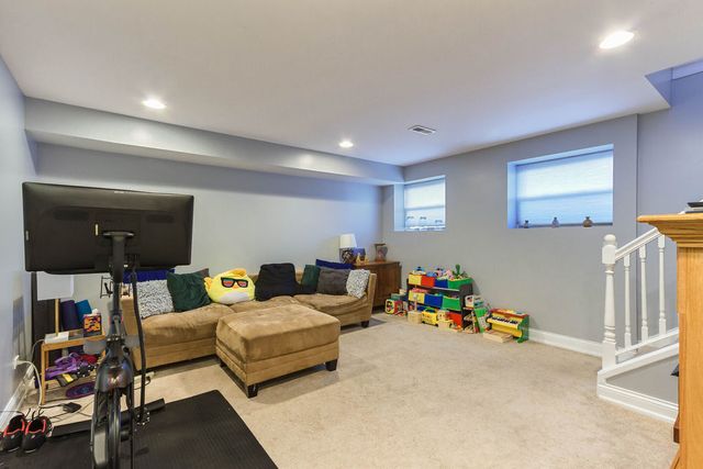 6600 S KENWOOD Avenue 1, Chicago, IL 60637