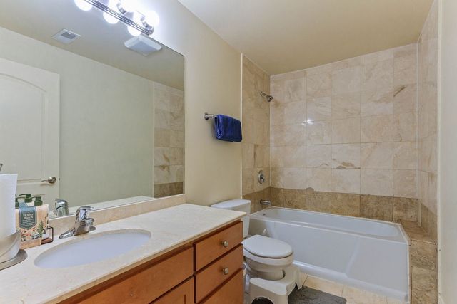 6600 S KENWOOD Avenue 1, Chicago, IL 60637