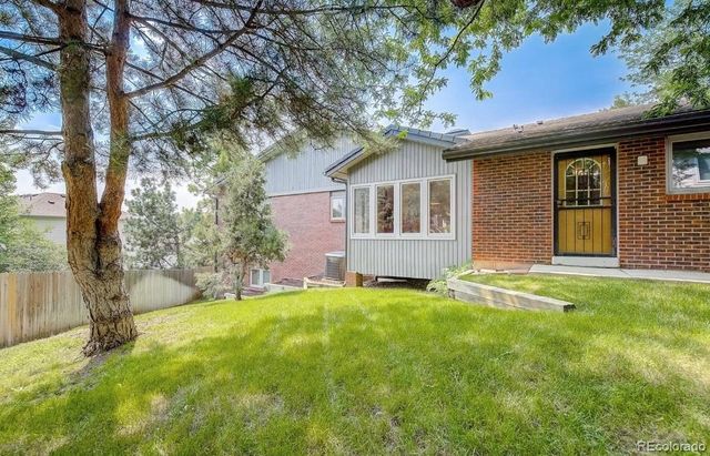 27 Beacon Hill Lane, Greenwood Village, CO 80111