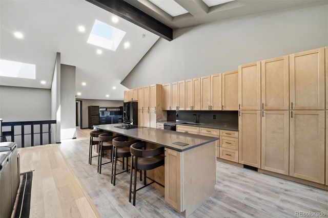 27 Beacon Hill Lane, Greenwood Village, CO 80111