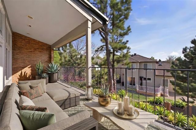 27 Beacon Hill Lane, Greenwood Village, CO 80111