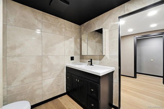 27 Beacon Hill Lane, Greenwood Village, CO 80111