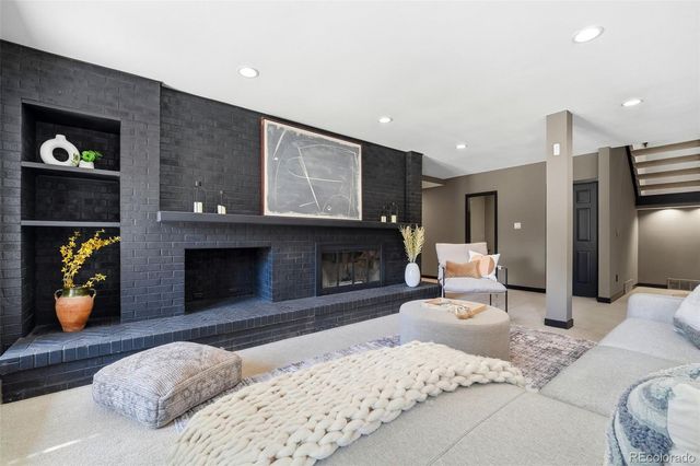 27 Beacon Hill Lane, Greenwood Village, CO 80111
