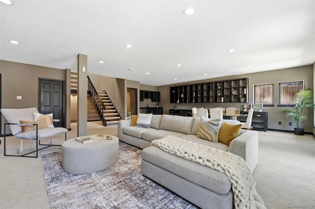 27 Beacon Hill Lane, Greenwood Village, CO 80111
