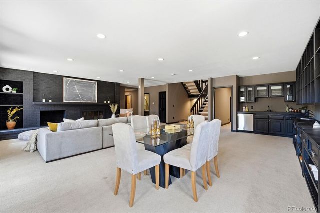 27 Beacon Hill Lane, Greenwood Village, CO 80111