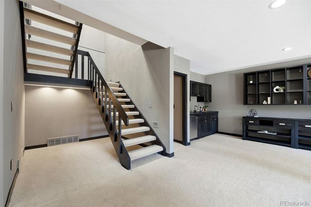 27 Beacon Hill Lane, Greenwood Village, CO 80111