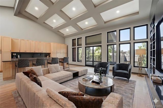 27 Beacon Hill Lane, Greenwood Village, CO 80111