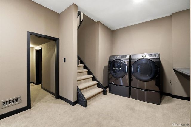 27 Beacon Hill Lane, Greenwood Village, CO 80111