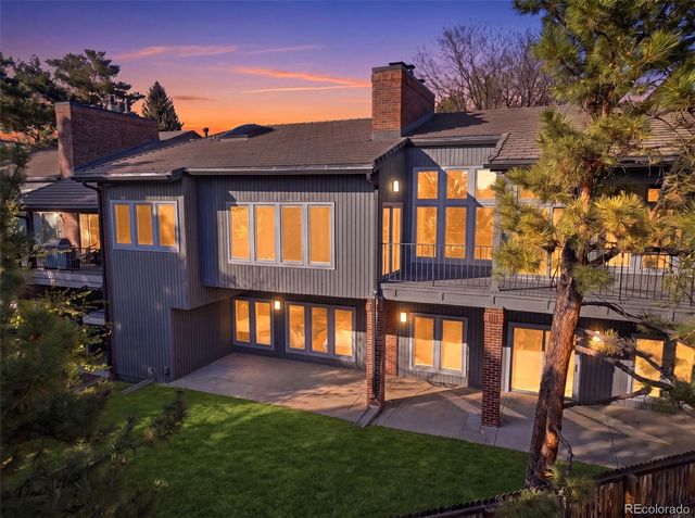 27 Beacon Hill Lane, Greenwood Village, CO 80111