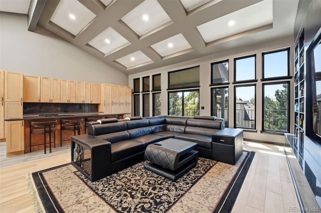 27 Beacon Hill Lane, Greenwood Village, CO 80111