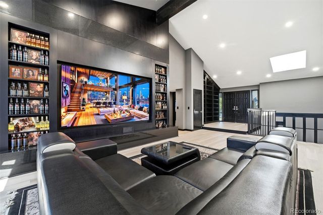 27 Beacon Hill Lane, Greenwood Village, CO 80111