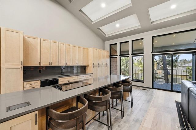27 Beacon Hill Lane, Greenwood Village, CO 80111