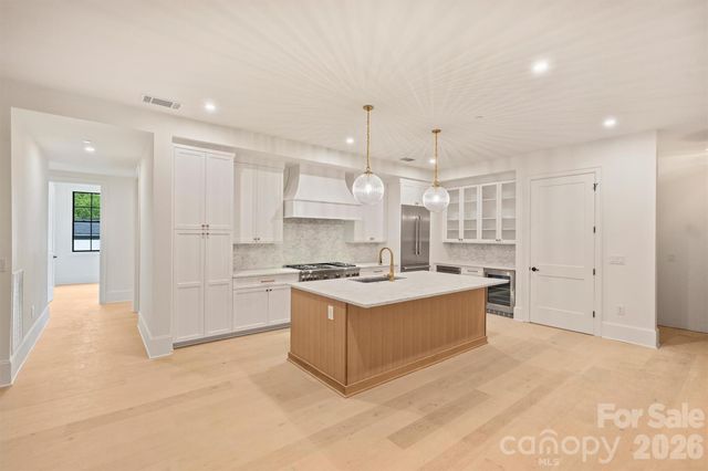 409 Queens Road 304, Charlotte, NC 28207