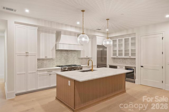 409 Queens Road 304, Charlotte, NC 28207