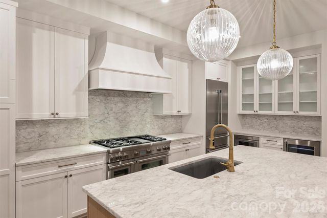 409 Queens Road 304, Charlotte, NC 28207