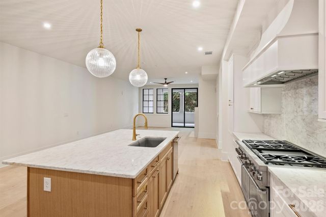 409 Queens Road 304, Charlotte, NC 28207