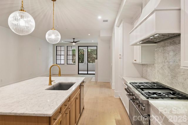 409 Queens Road 304, Charlotte, NC 28207