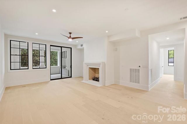 409 Queens Road 304, Charlotte, NC 28207