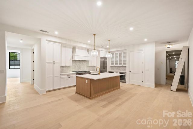 409 Queens Road 304, Charlotte, NC 28207